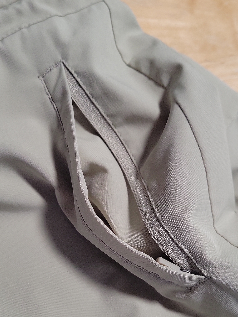 Women' Drawstring Cropoed Cargo Jogger Pants - Tan Size Large - Picture 12 of 12